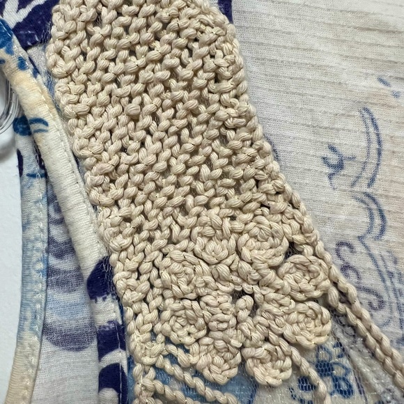 Embroidered Neckline Sleeveless - Picture 6 of 6